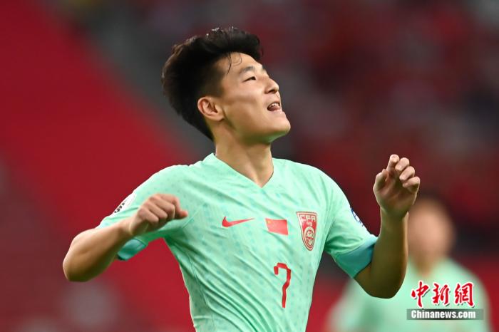 中国足球再次被逼上崖边：客场2-2平新加坡，出