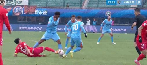 河南队2-1力克云南玉昆迎两连胜 克莱伯乌龙球成