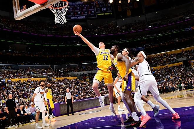 湖人绝杀魔术拉拉维亚低迷成关键转折